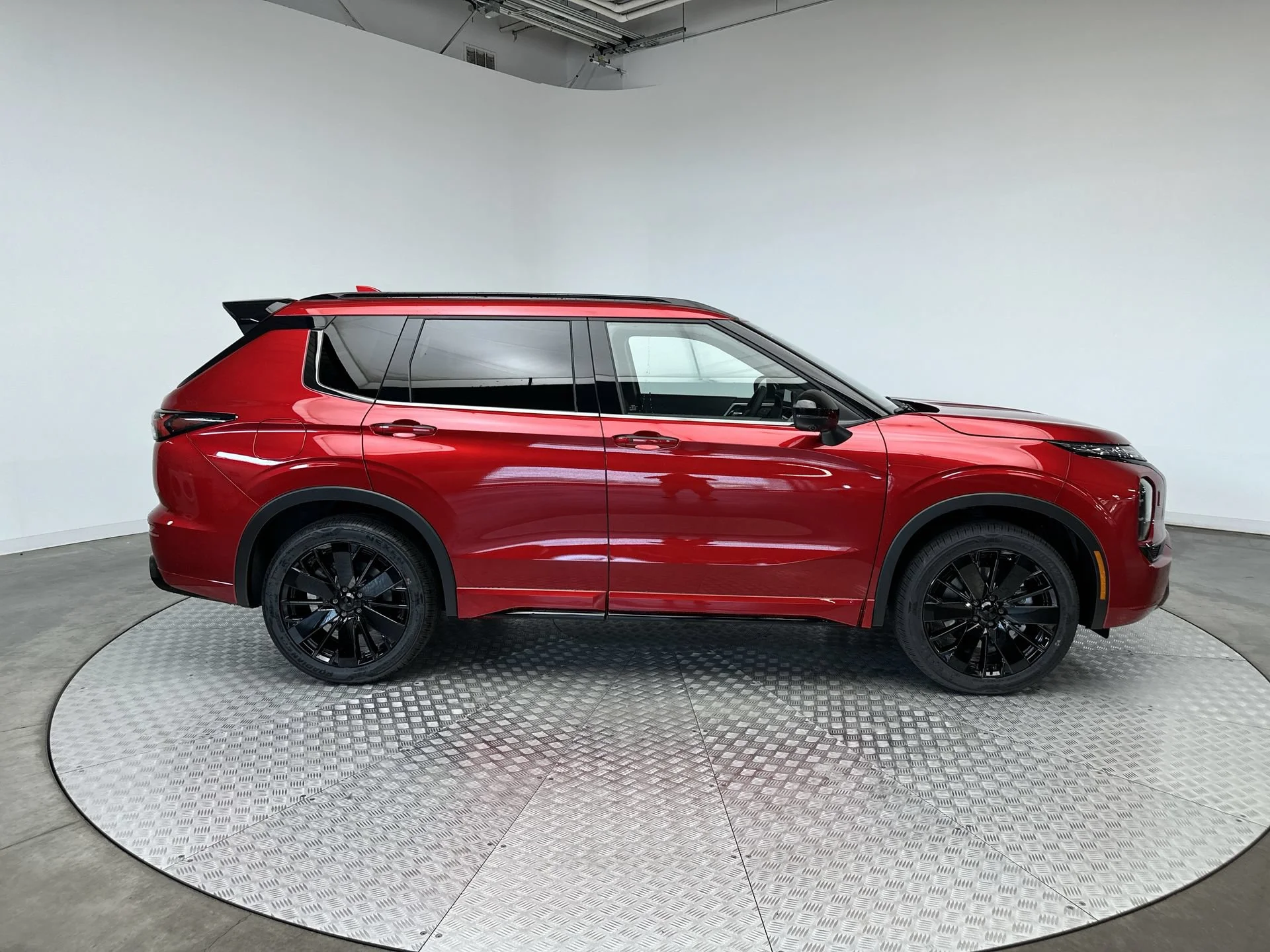 New 2026 Red Diamond Mitsubishi BLACK EDITION S-AWC image 10