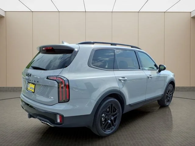 Used 2025 Gray Kia SX X-Line image 3