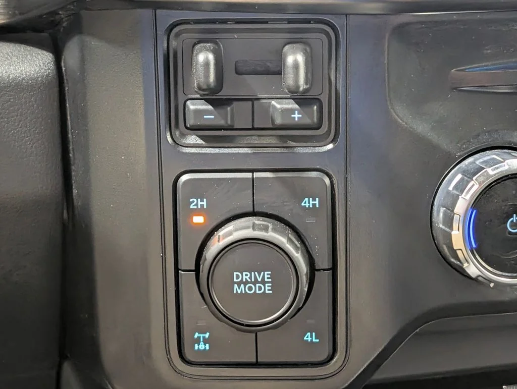 Certified Used 2024 Oxford White Ford Lariat image 7