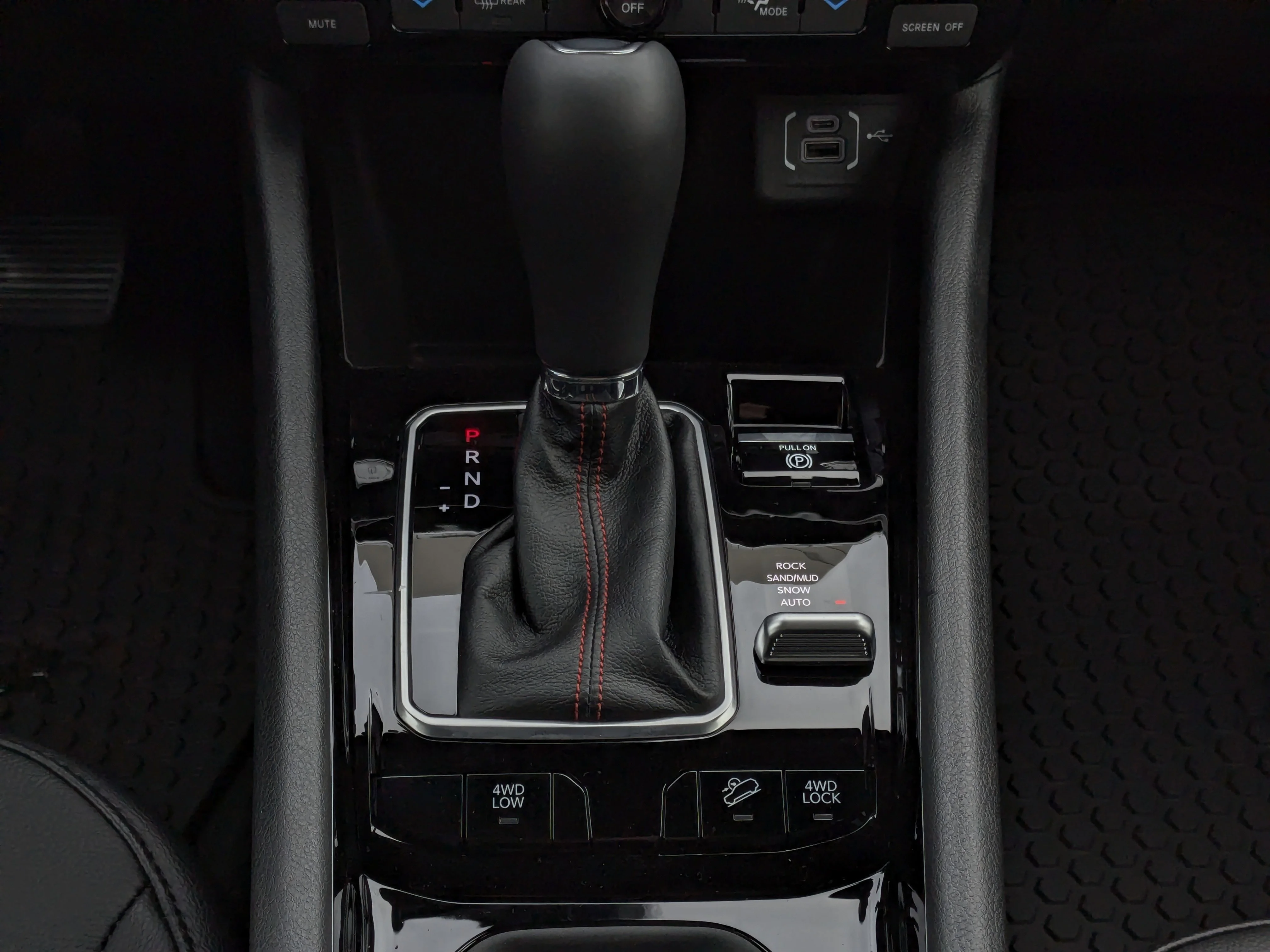 New 2026 White Jeep Trailhawk - Sun Sound & Nav Group - Pano Roof - Alpine Speakers image 24