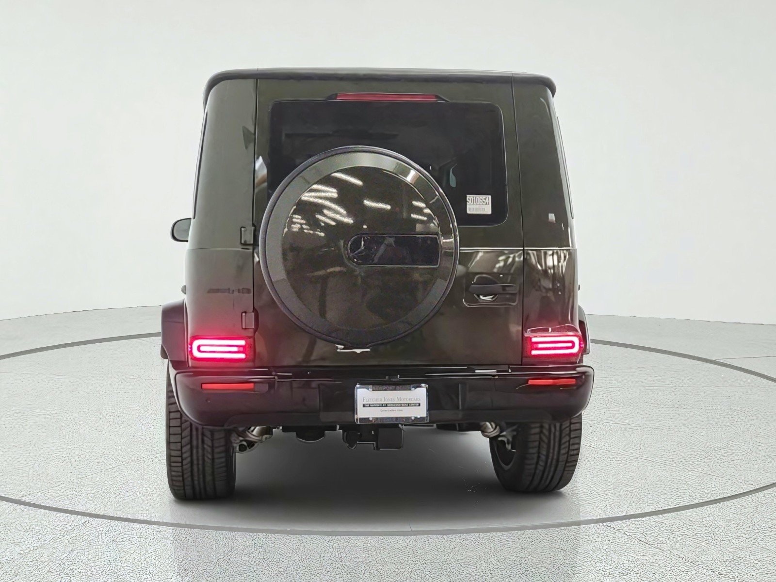 New 2027 MANUFAKTUR Olive Metallic Mercedes-Benz AMG® G 63 SUV image 6