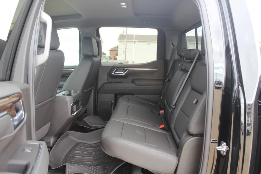 New 2026 Onyx Black GMC Elevation image 9