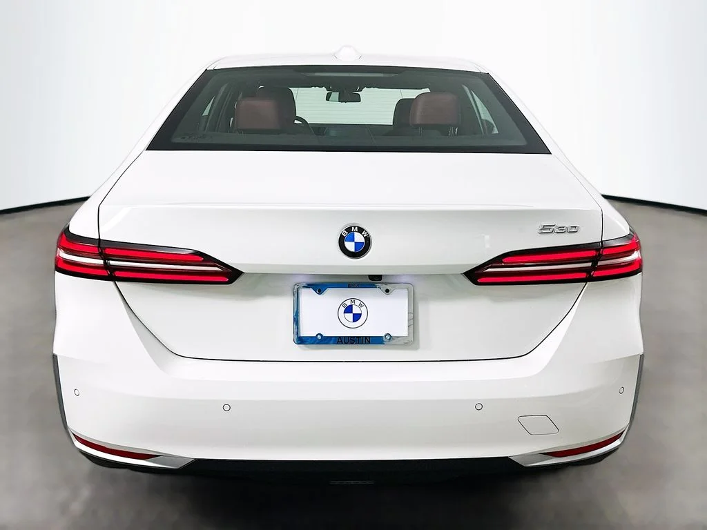 2025 BMW 5 Series 530i - Photo 6