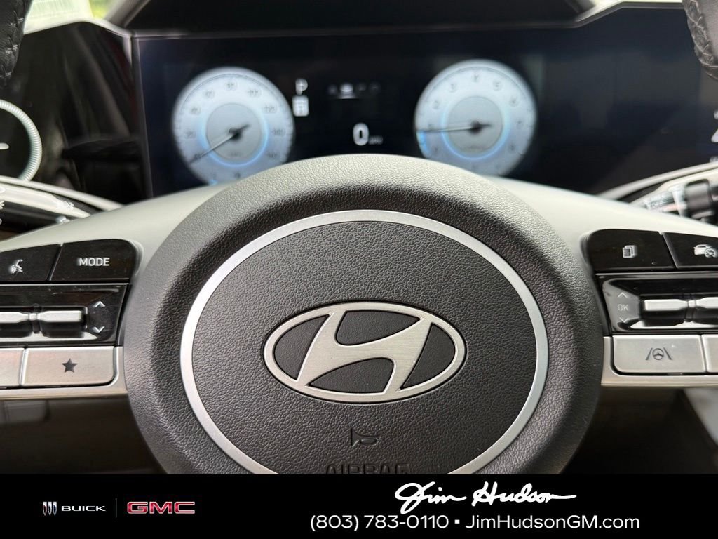 Certified Used 2025 Red Hyundai SEL Convenience image 23
