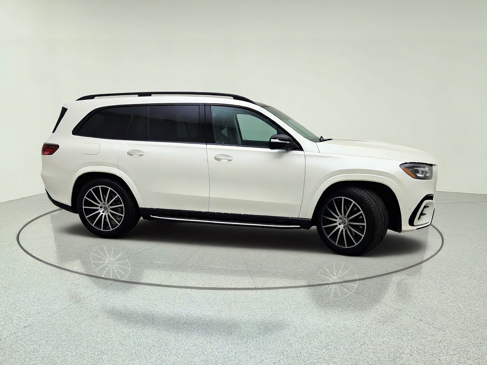 Certified Used 2024 MANUFAKTUR Diamond White Metallic Mercedes-Benz GLS 580 image 6
