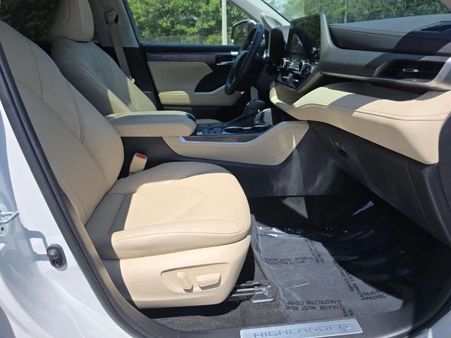 Used 2023 Beige Toyota Limited image 10