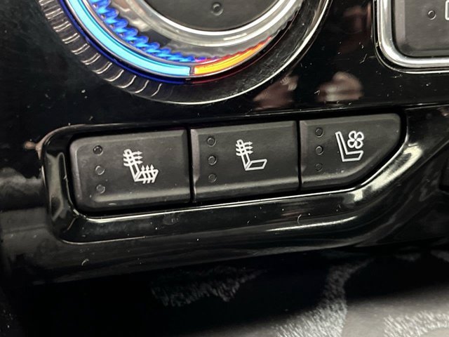 Used 2023 Onyx Black GMC Denali image 25