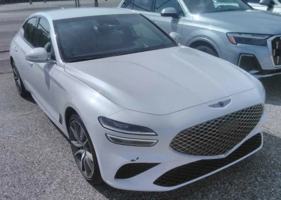 Used 2025 White Genesis 2.5T image 3
