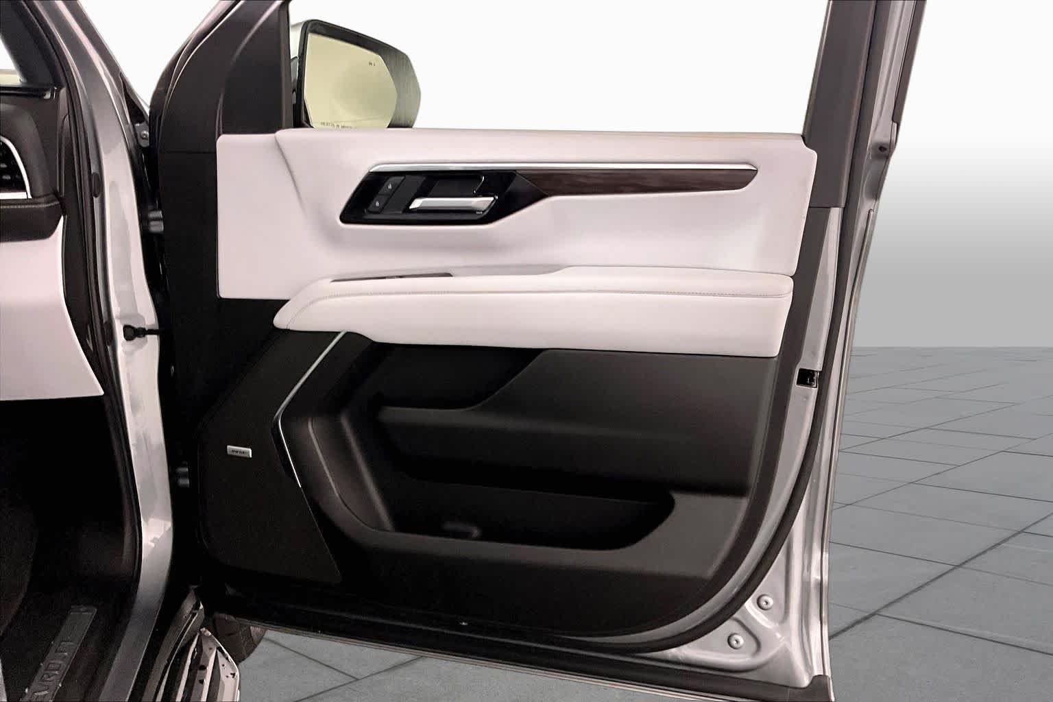 2025 Chevrolet Tahoe Premier - Photo 22