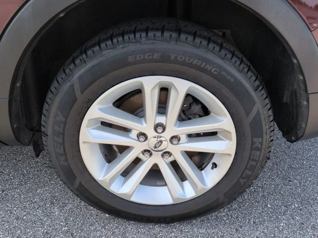 Used 2011 Red Ford XLT image 11