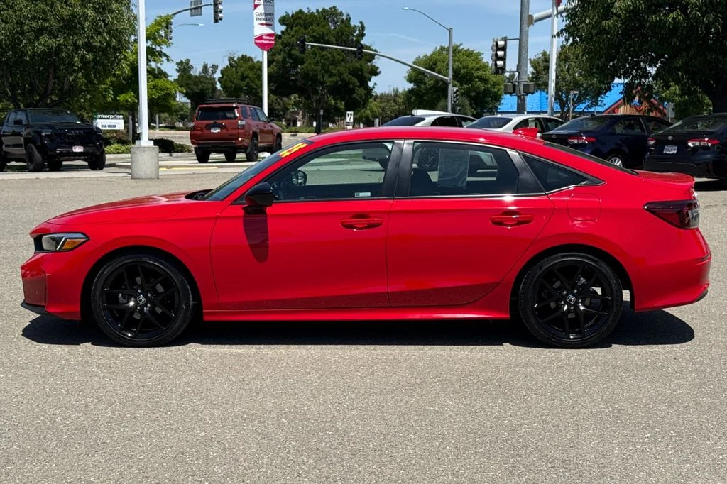Used 2025  Honda Sport image 10
