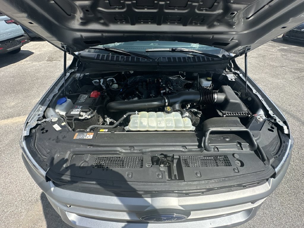 Used 2024 Silver Ford XLT image 17