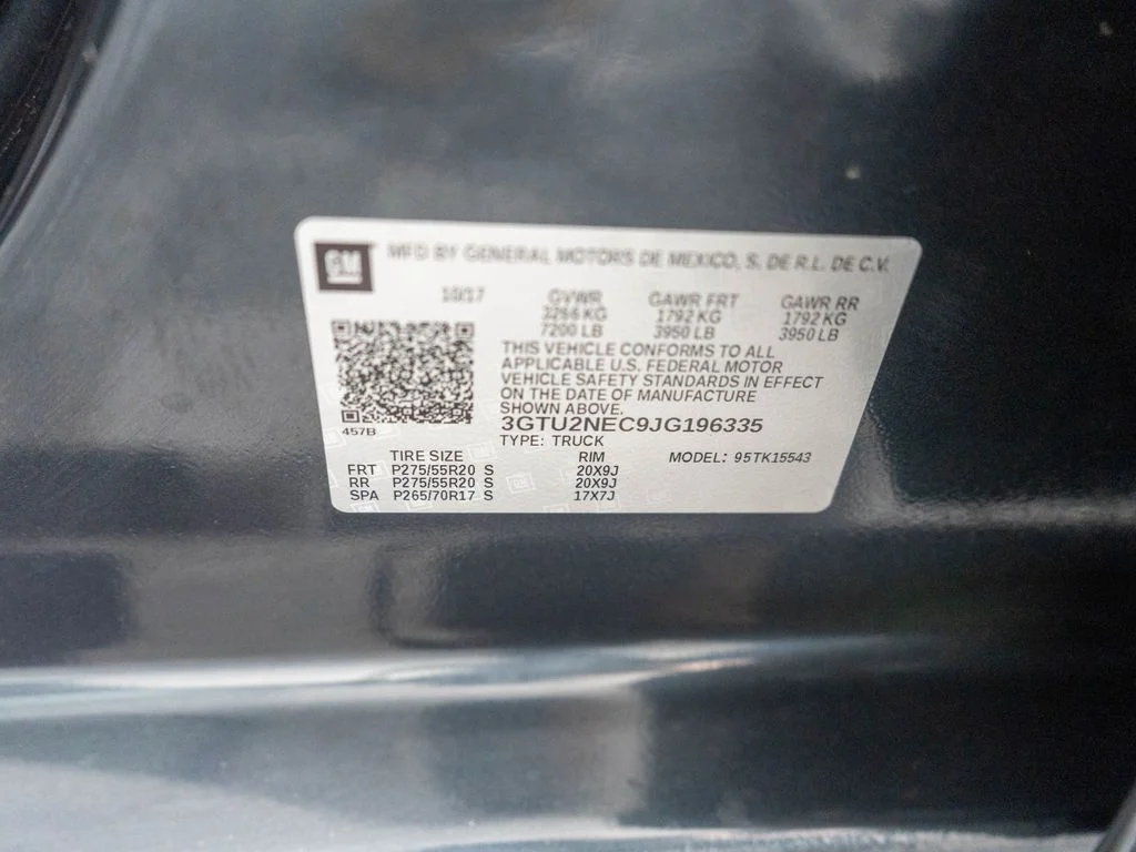 Used 2018 Gray GMC SLT image 35