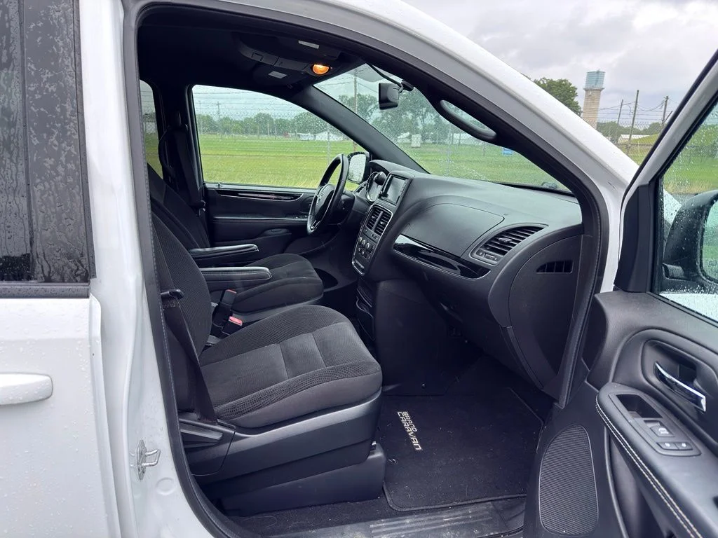 Used 2017 White Dodge SE Plus image 30