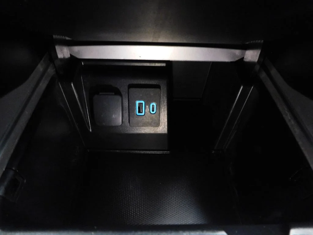 Used 2020 Agate Black Metallic Ford XLT image 27