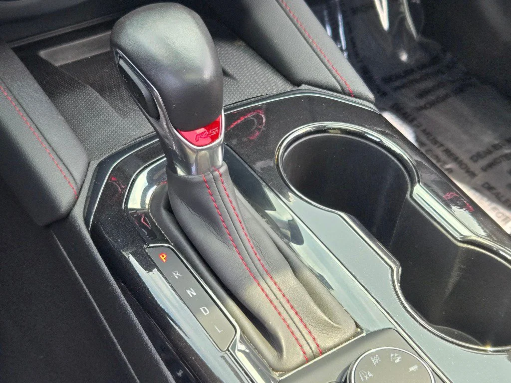 Used 2021 BLACK Chevrolet RS image 31