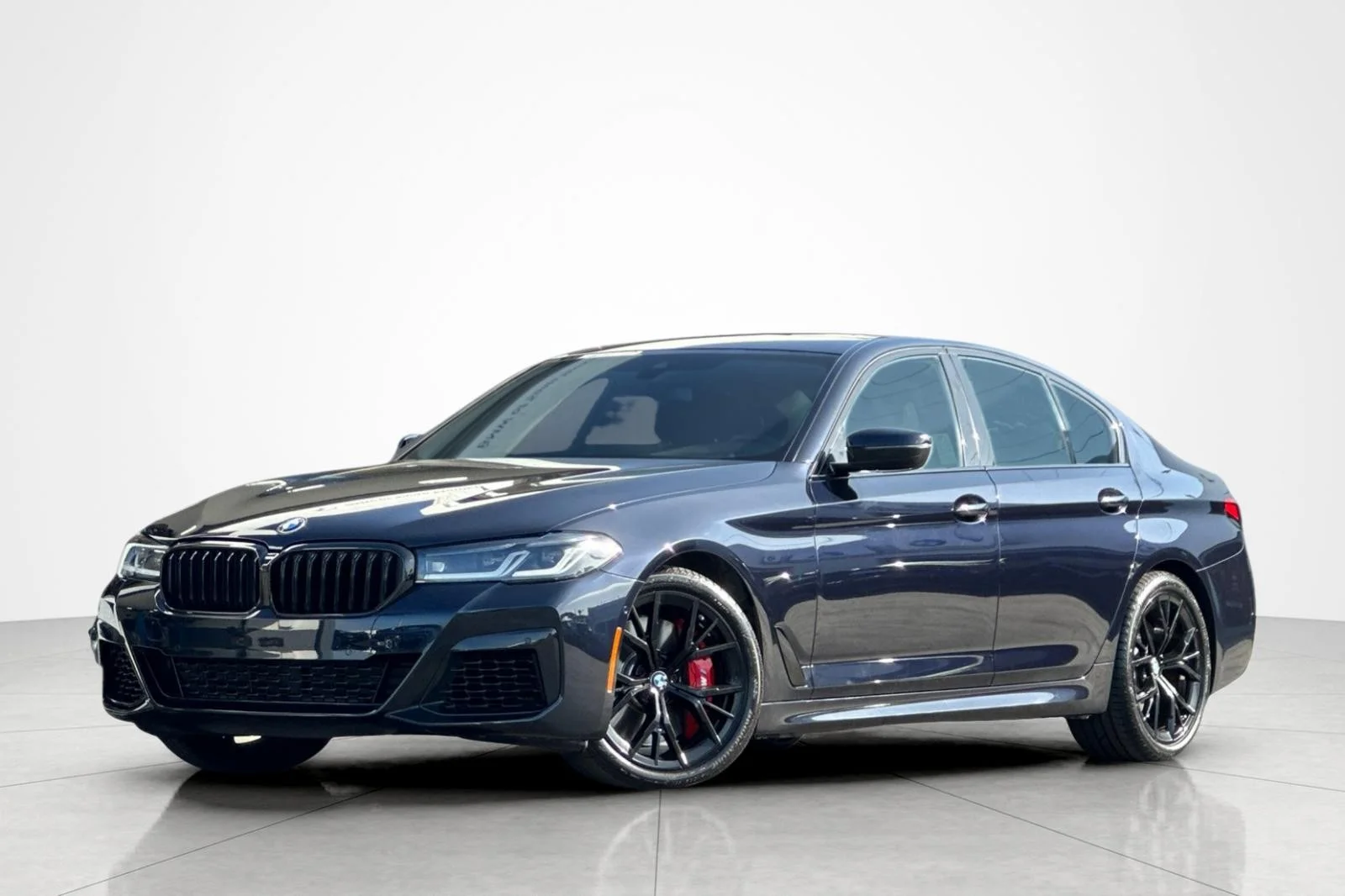 Used 2023 Carbon Black Metallic BMW 540i image 1