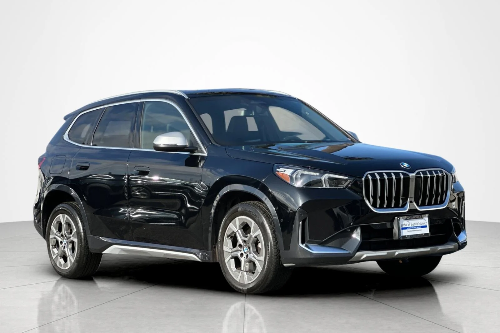 Used 2023 Jet Black BMW xDrive28i image 7
