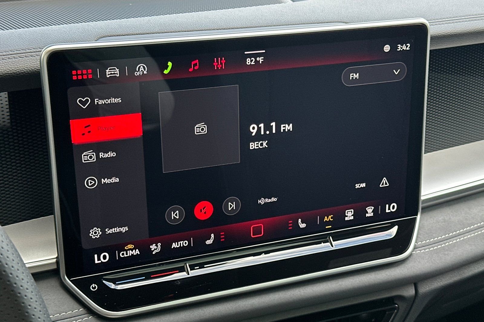 New 2026  Volkswagen 2.0T SE R-Line Black image 18