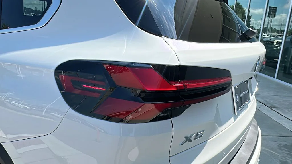 Used 2026 White BMW xDrive40i image 11