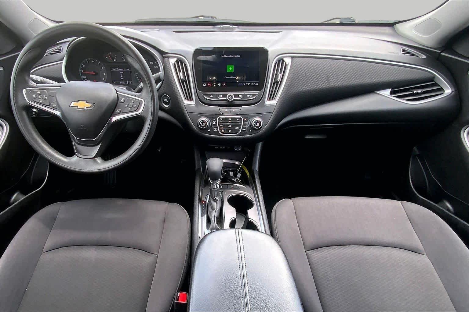 Used 2024 Summit White Chevrolet LT image 15