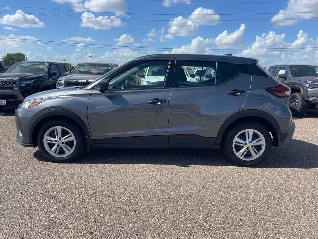 Used 2023 Gray Nissan S image 4
