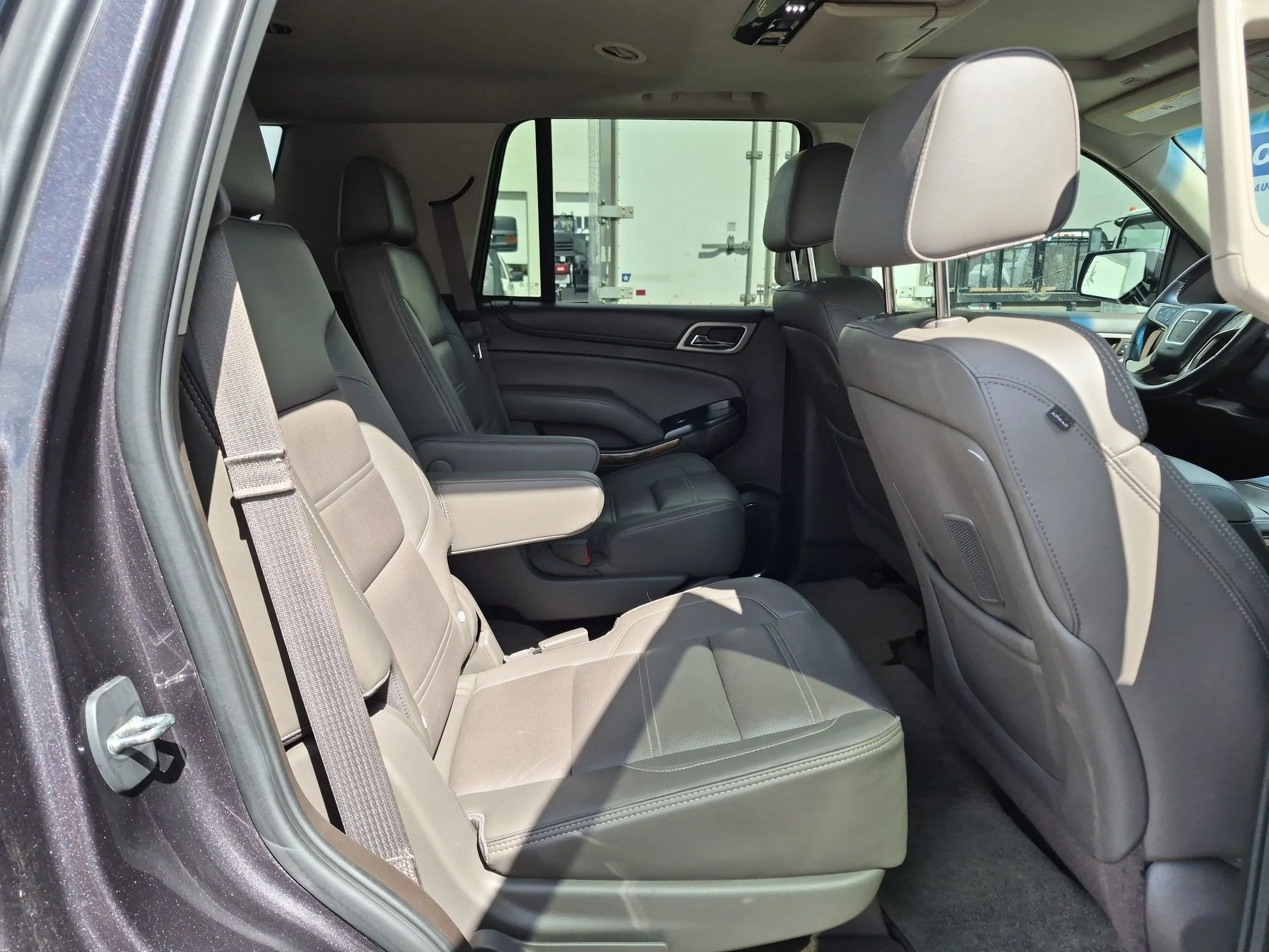 Used 2015 Iridium Metallic GMC Denali image 28