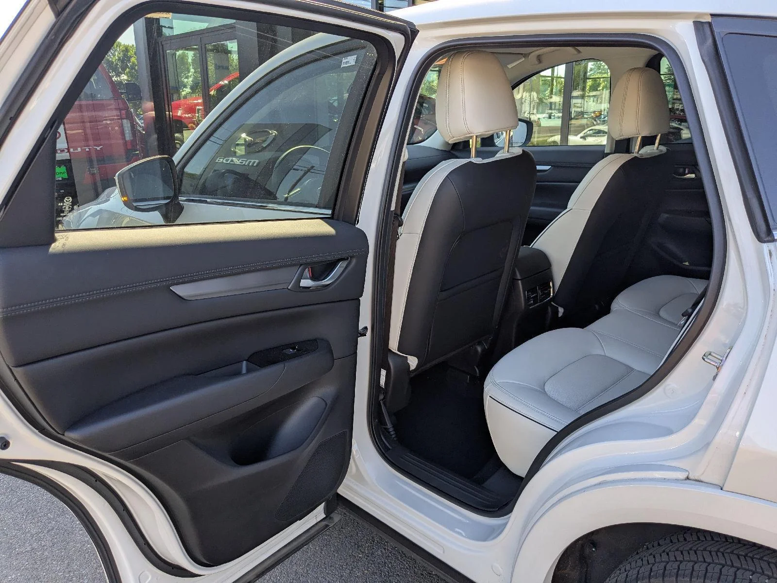 2025 Mazda CX-5 S Preferred package - Photo 11