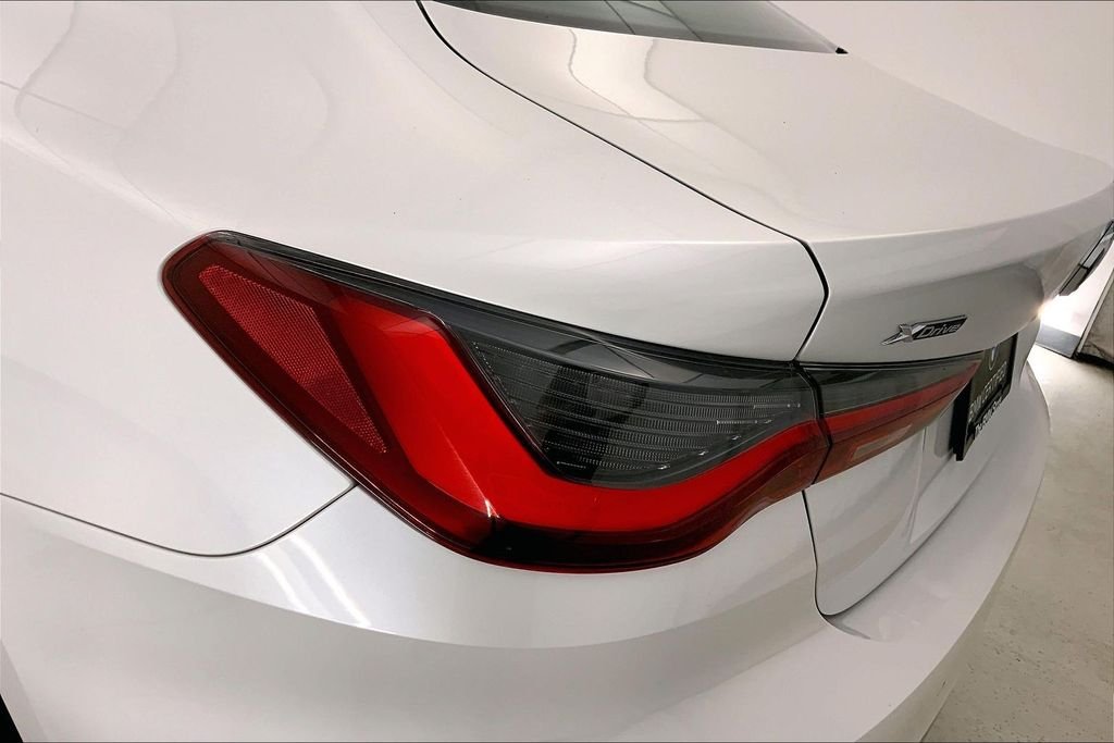 Used 2025 Mineral White Metallic BMW  image 28