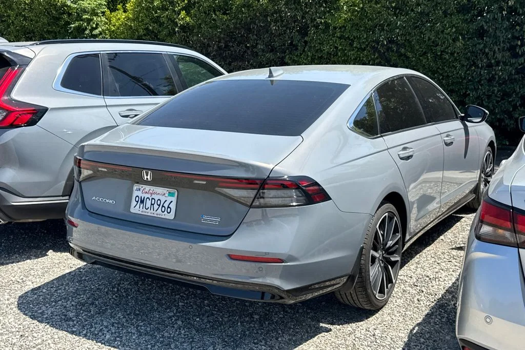 Certified Used 2024 Urban Gray Pearl Honda Touring image 5
