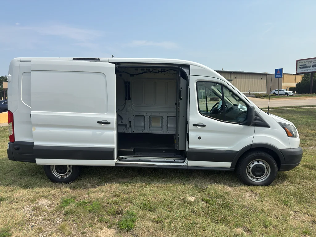 Used 2015 Oxford White Ford Base image 14