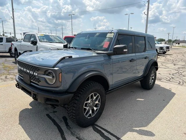 Used 2025 Azure Gray Metallic Ford Badlands image 2