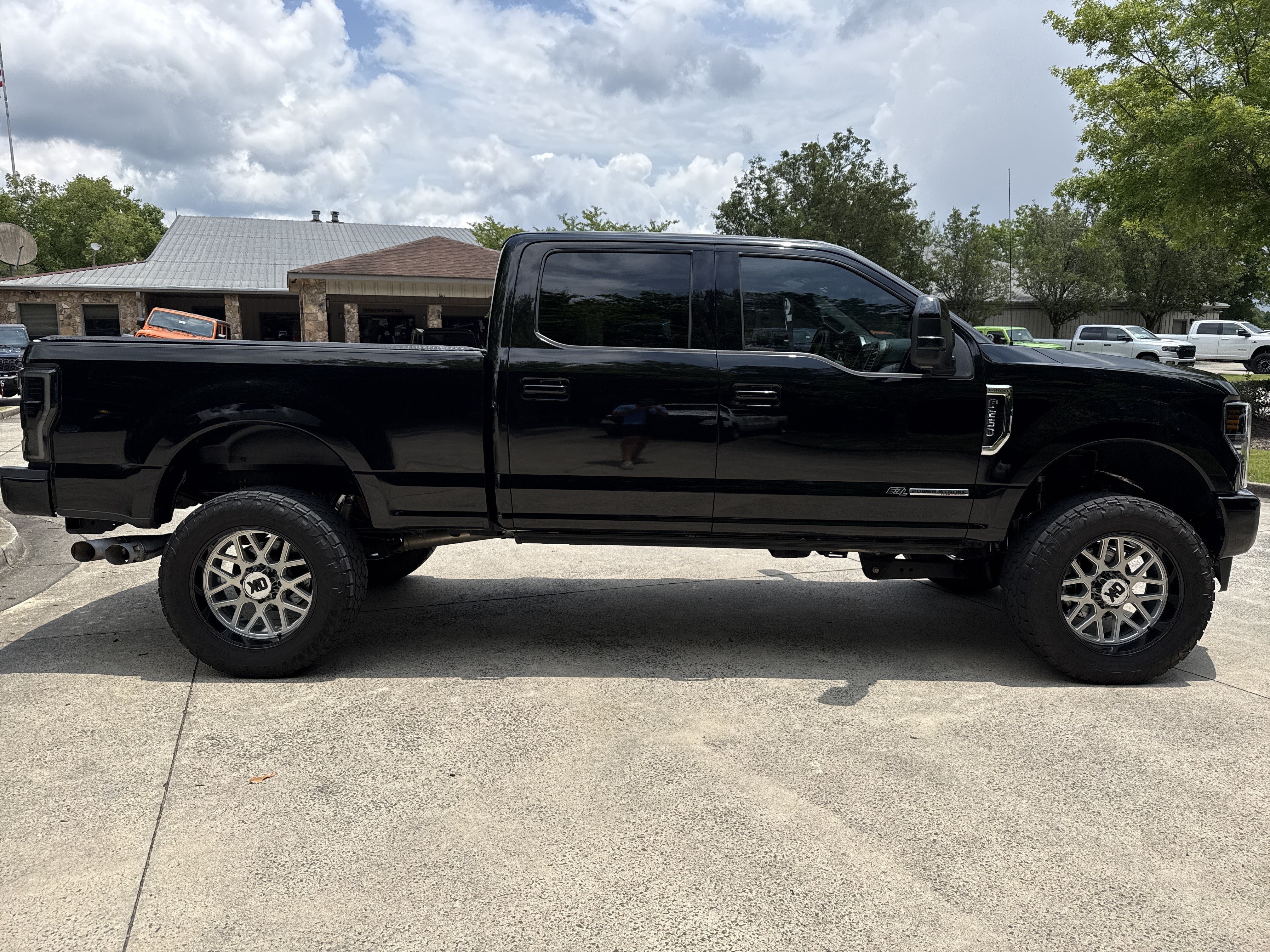 Used 2017 Shadow Black Ford Lariat image 8