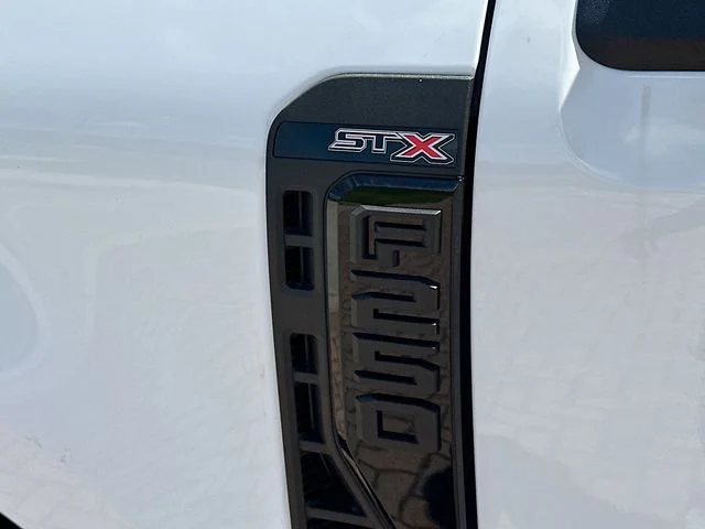 New 2026 Oxford White Ford XL image 17