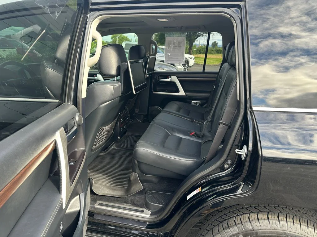 Used 2016 Black Toyota Base image 14