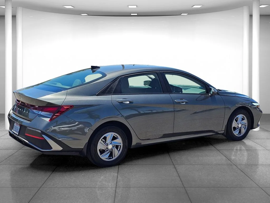 Used 2025 Gray Hyundai SE image 5