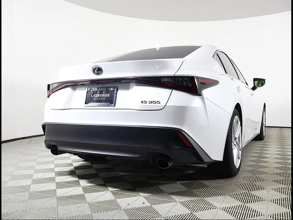 Used 2023 EMINENT WHITE PEARL Lexus 4dr Sedan image 5