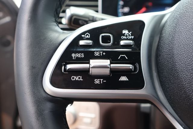 Used 2022  Mercedes-Benz GLS 450 image 30
