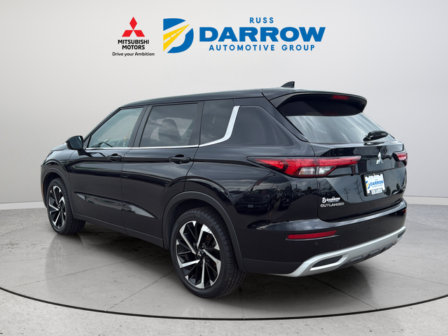 Used 2022 Black Mitsubishi SE image 3