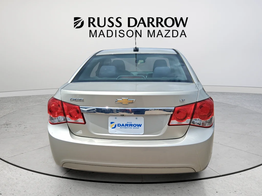 Used 2015 Gold Chevrolet 1LT image 4