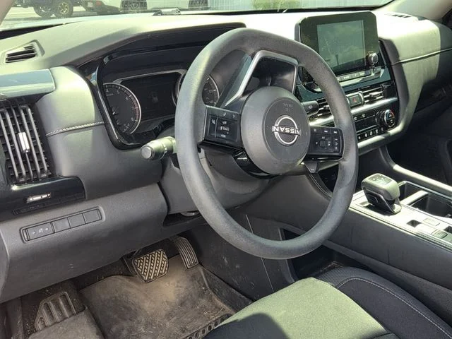 Used 2022 Gray Nissan S image 10