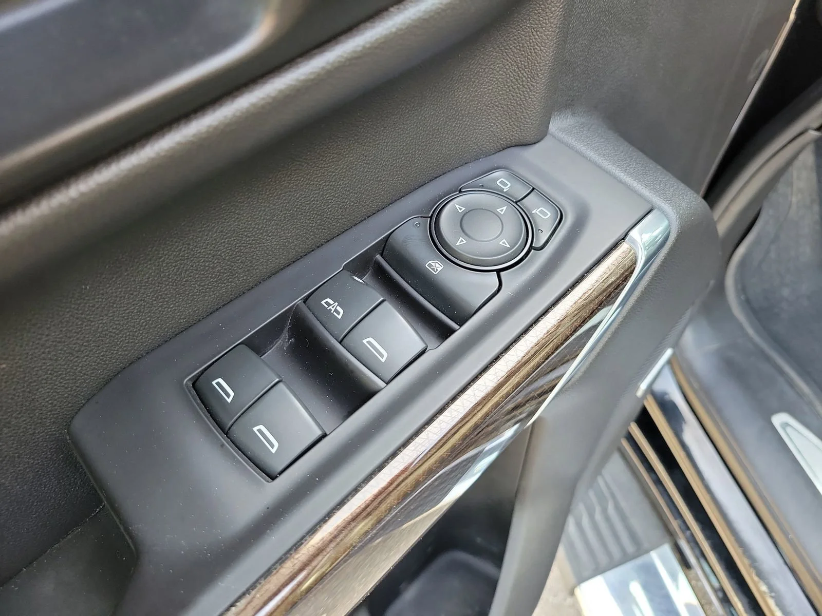 2019 Chevrolet Silverado 1500 RST - Photo 19