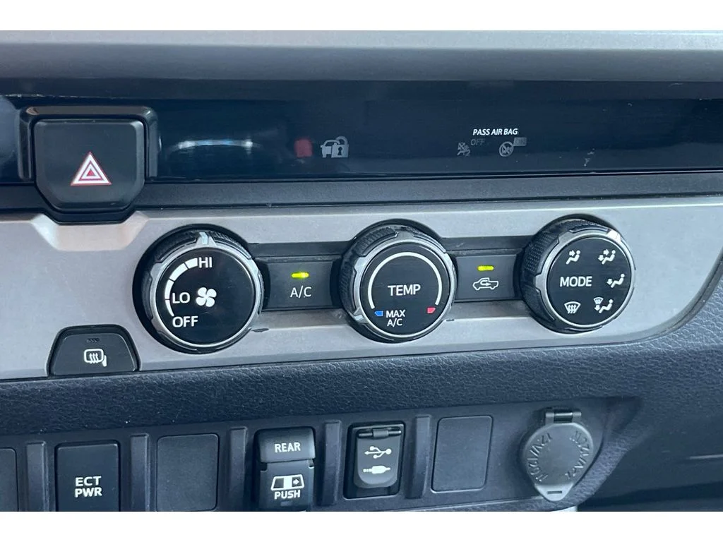 Used 2018 Quicksand Toyota SR5 image 27