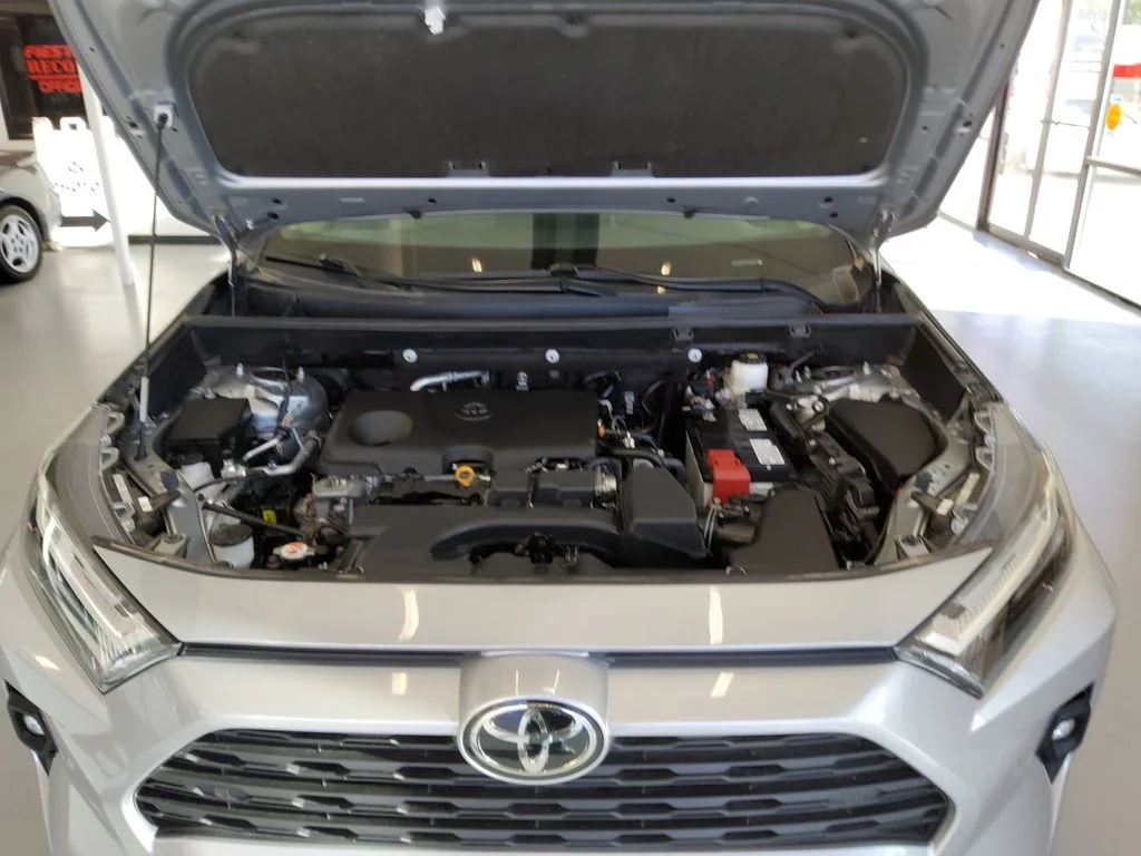Used 2023 Silver Toyota XLE Premium image 21
