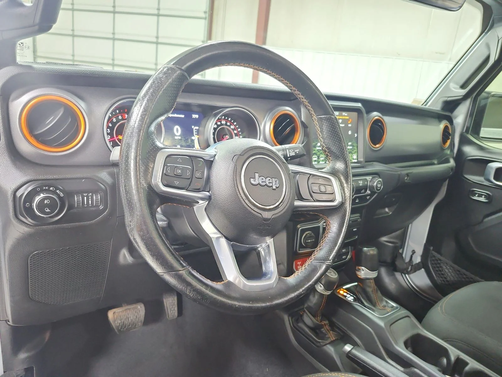 Used 2022 Silver Jeep Mojave image 18