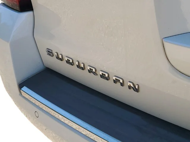 Used 2018 IRIDESCENT PEARL TRICOAT Chevrolet Premier image 37