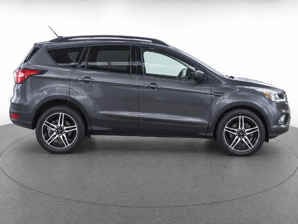 Used 2019 Gray Ford SEL image 8