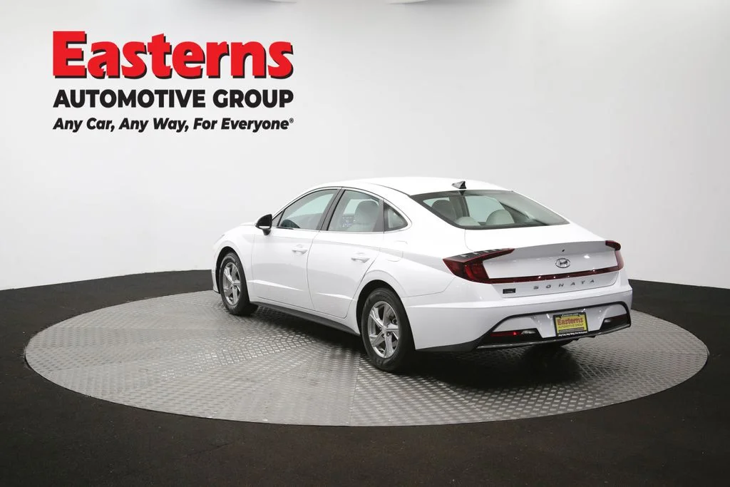 Used 2023 White Hyundai SE image 64