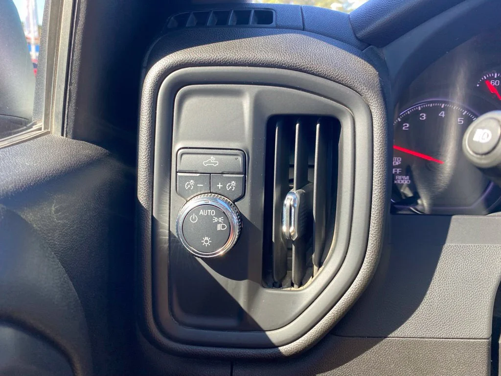 Used 2022 White GMC Pro image 25