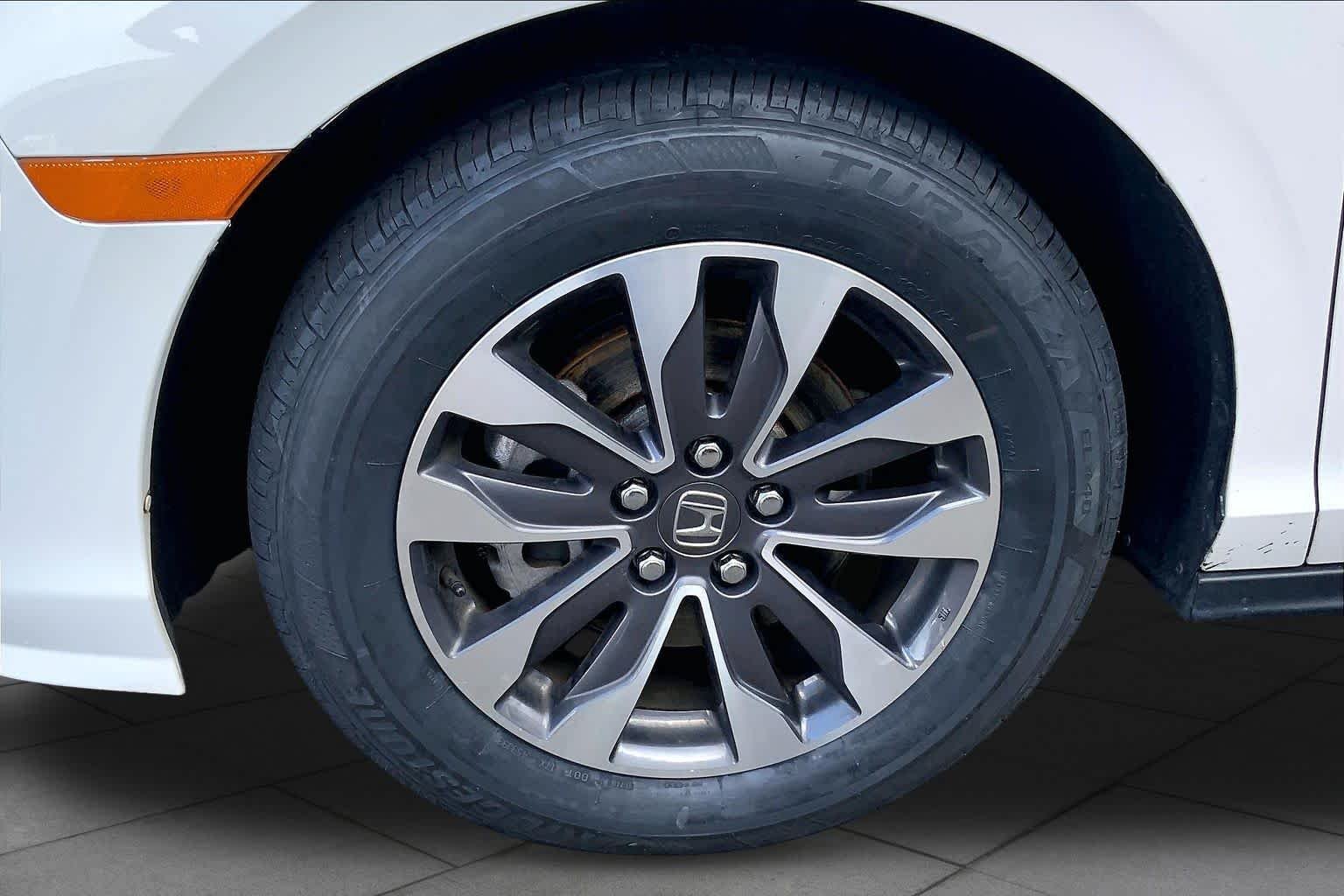 2024 Honda Odyssey EX-L - Photo 11
